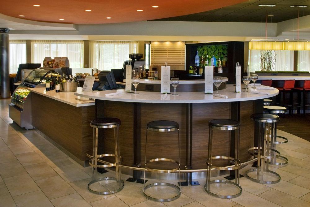 Courtyard Newark Liberty International Airport Ξενοδοχείο Εξωτερικό φωτογραφία