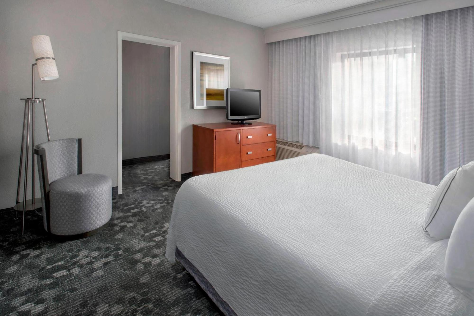 Courtyard Newark Liberty International Airport Ξενοδοχείο Εξωτερικό φωτογραφία