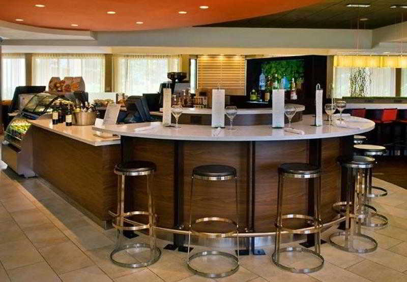 Courtyard Newark Liberty International Airport Ξενοδοχείο Εξωτερικό φωτογραφία